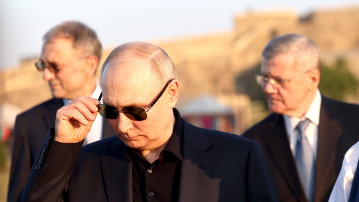 Путин дал указание заняться профилактикой инфарктов и ожирения при помощи морской рыбы