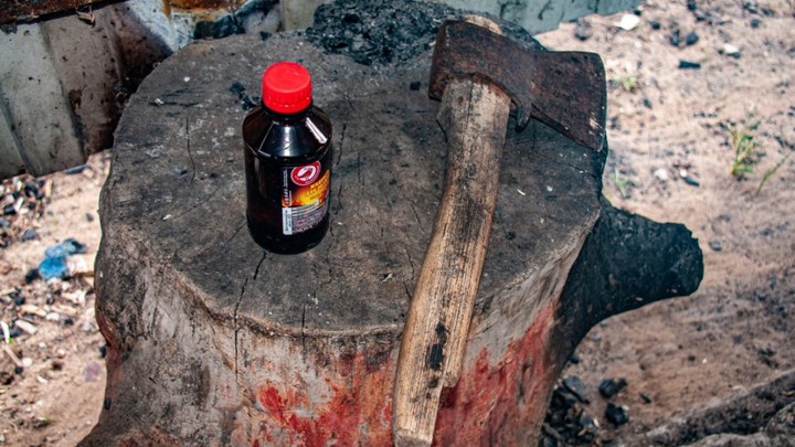 Оказывать самопомощь нельзя: В Приморье четыре ребёнка отравились жидкостью для розжига