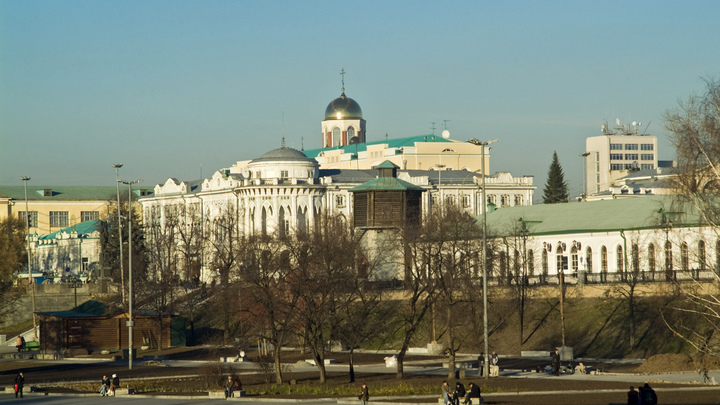 В Екатеринбурге на 4 месяца закрывается Исторический сквер