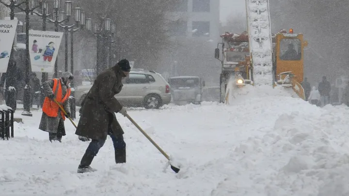Циклон Валли похоронил Москву под снегом: такого не было 56 лет