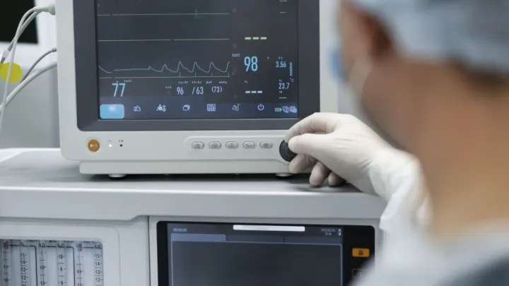 Экс-директор Юлии Началовой ответила на упрёки дочери певицы