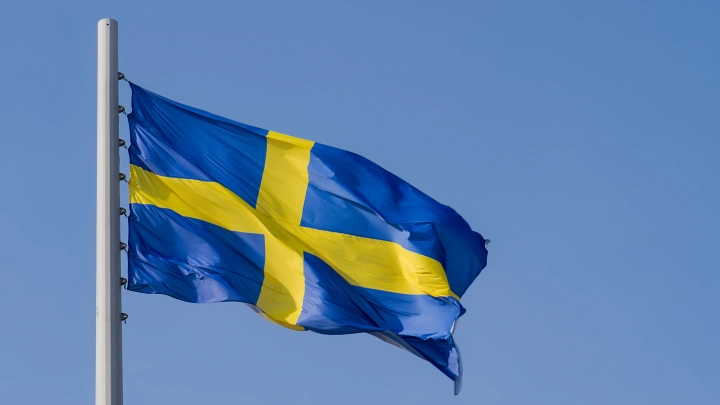 Власти Швеции будут платить украинским беженцам 32 тысячи евро за выезд из страны