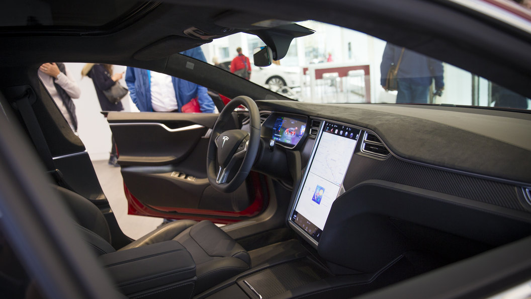 Tesla начала массовый отзыв Model X из-за опасных сидений Tesla начала массовый отзыв Model X из-за опасных сидений