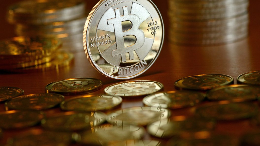 Биткойн побил исторический рекорд стоимости в 5500 долларов Биткойн побил исторический рекорд стоимости в 5500 долларов