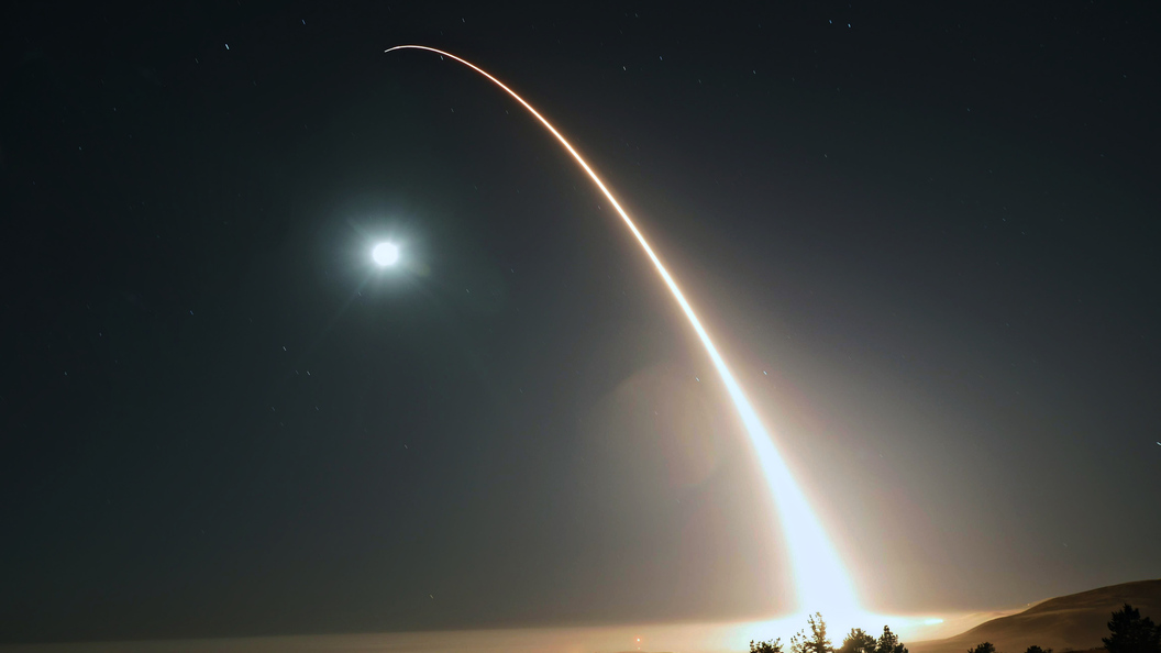 США запустили в Тихий океан новую межконтинентальную ракету США запустили в Тихий океан новую межконтинентальную ракету