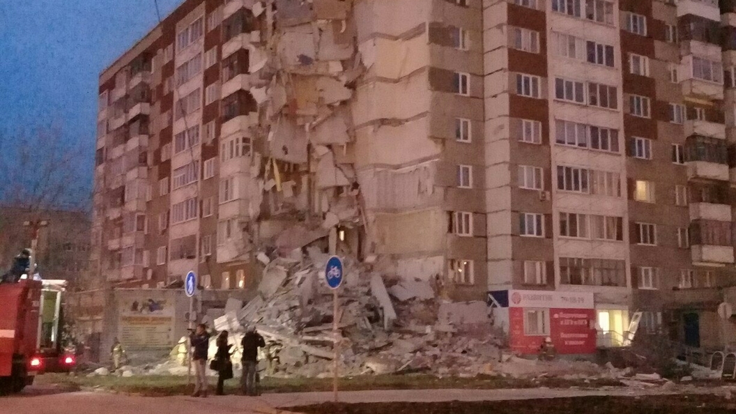 Очевидец рассказал, как погиб ребенок при обрушении дома в Ижевске Очевидец рассказал, как погиб ребенок при обрушении дома в Ижевске