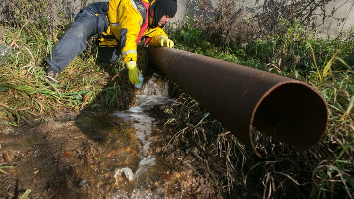 В Ростовской области водоканал сбрасывал нечистоты в реку