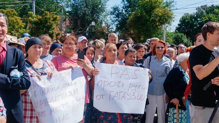 В Молдавии прошла акция протеста против введения диктатуры и цензуры
