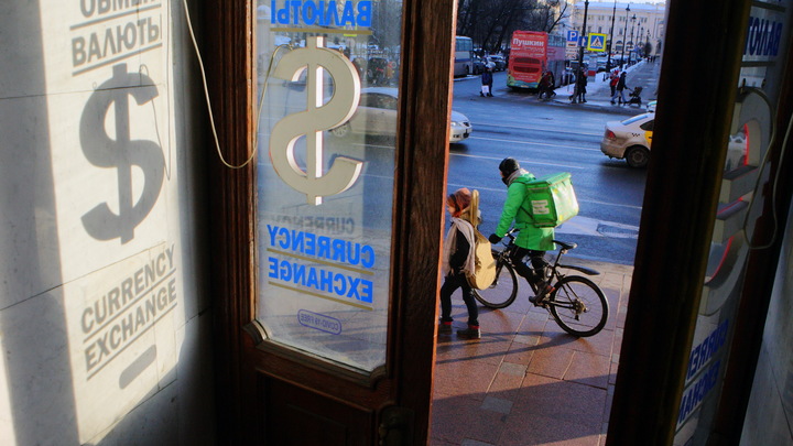 В период пандемии уровень безработицы в Петербурге вырос в шесть раз