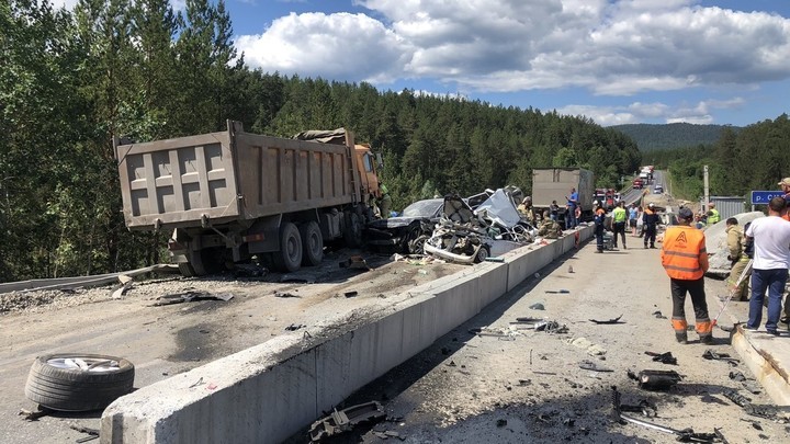 В Челябинске водителю самосвала грозит 4 года колонии после отказа тормозов на трассе М-5