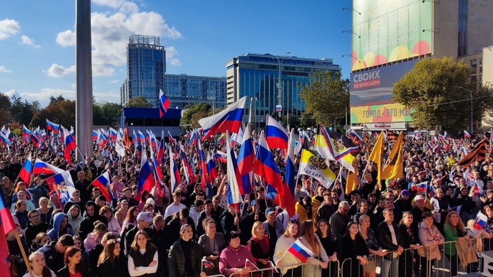 В Краснодаре прошла акция в поддержку референдума о присоединении к России освобождённых земель