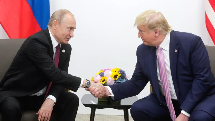 Почему Путину не надо дать Трампу дернуть себя за руку