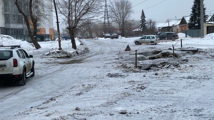 В Ленинском районе Челябинска устранили аварию на водопроводе