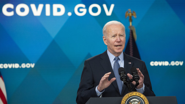 Путин повысил цены на бензин в США: Байден обвинил в проблемах всех, кроме себя