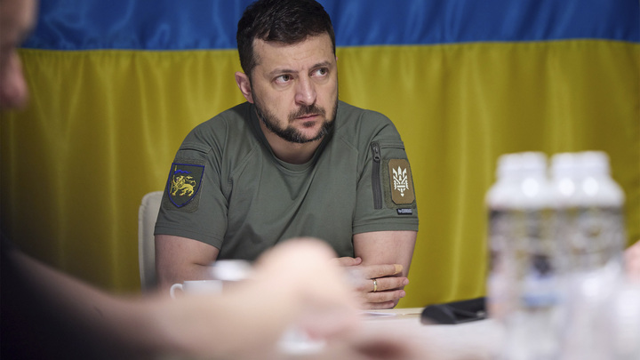 Зеленскому стоит готовиться ко встрече с Папой всех бомб