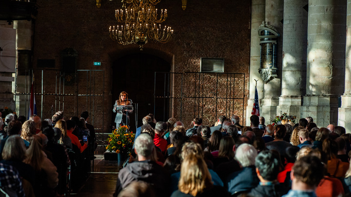 Церковь Англии прогнулась под извращенцев. Но им и этого мало