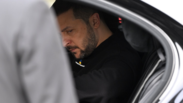 Зеленский отказался от Японии. И Байден тоже