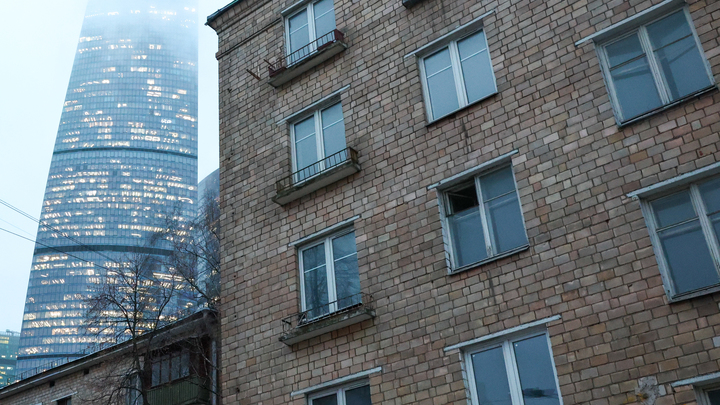 Около 650 москвичей получили квартиры по программе реновации в Красносельском районе