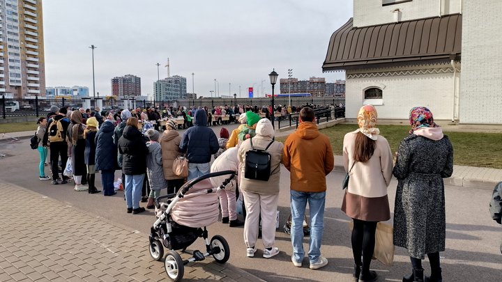Граждане Молдавии, работающие за границей, массово едут домой отмечать Пасху