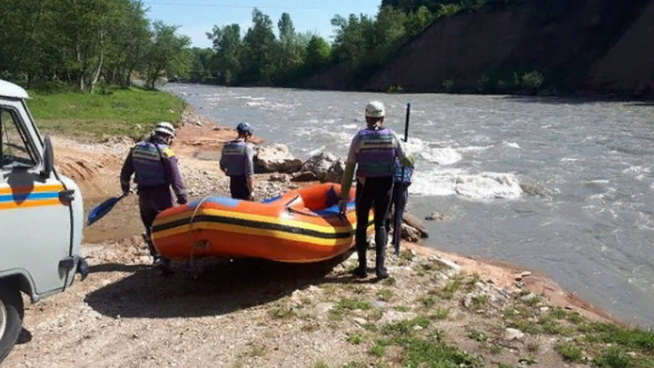 В Адыгее больше недели ищут туриста, унесенного течением реки