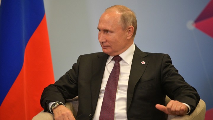 Путин позвонил девочке, которой подарил экскурсию на ″Мосфильм″