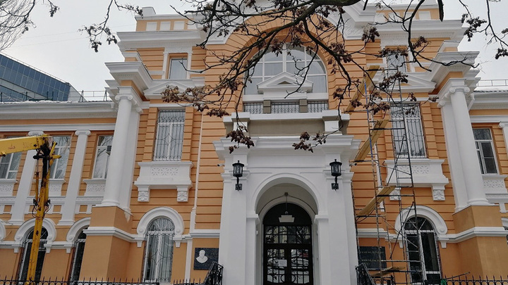 Телефонные террористы продолжают атаковать: В Ростове второй раз за неделю эвакуировали облсуд
