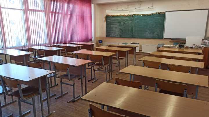 В Чите прокуратура проверит школу, где ученик выпрыгнул из окна