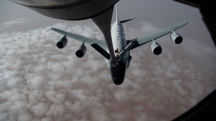 Над Калининградом летают самолёты-разведчики США - Politico. Трудности перевода или реальность?