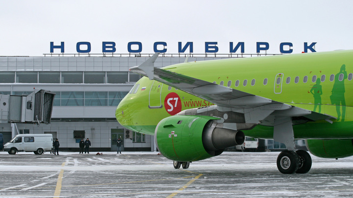 Со стройки нового терминала аэропорта Толмачёво эвакуировали 450 человек