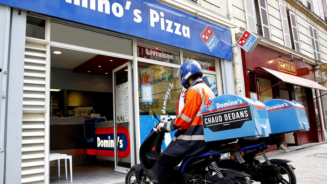 Domino's начнет доставлять пиццу на беспилотных автомобилях Domino's начнет доставлять пиццу на беспилотных автомобилях