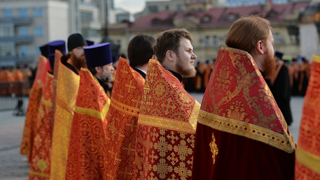 Чудотворную Донскую икону Божией Матери принесли в Донской монастырь на престольный праздник Чудотворную Донскую икону Божией Матери принесли в Донской монастырь на престольный праздник