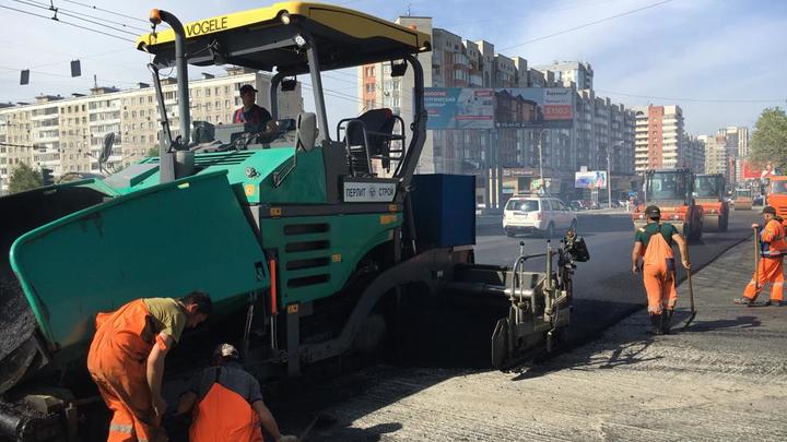 В Новосибирске на несколько дней сузили часть улицы Волочаевской