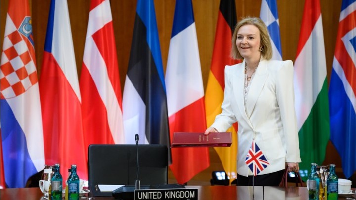 Британцы собрались отобрать русские активы. И передать Киеву