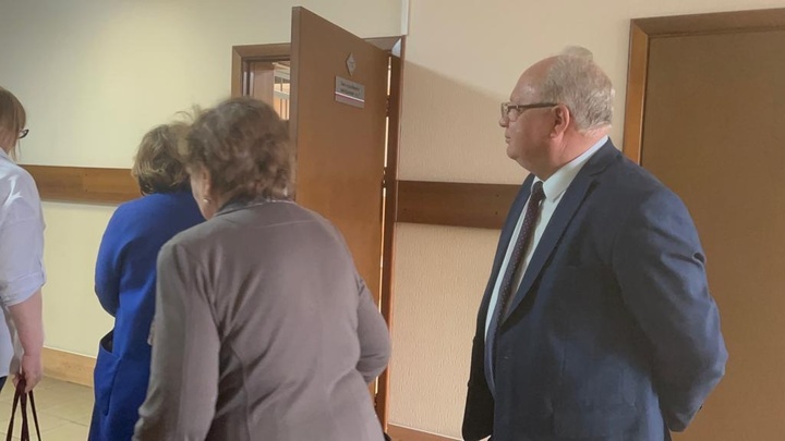 Глава Центрального округа Новосибирска не признал вину в сносе памятной стелы
