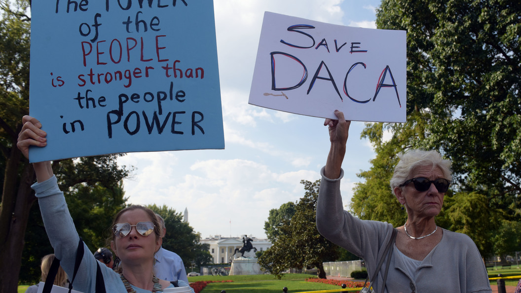 На несанкционированной акции у башни Трампа в Нью-Йорке задержали почти 50 человек На несанкционированной акции у башни Трампа в Нью-Йорке задержали почти 50 человек