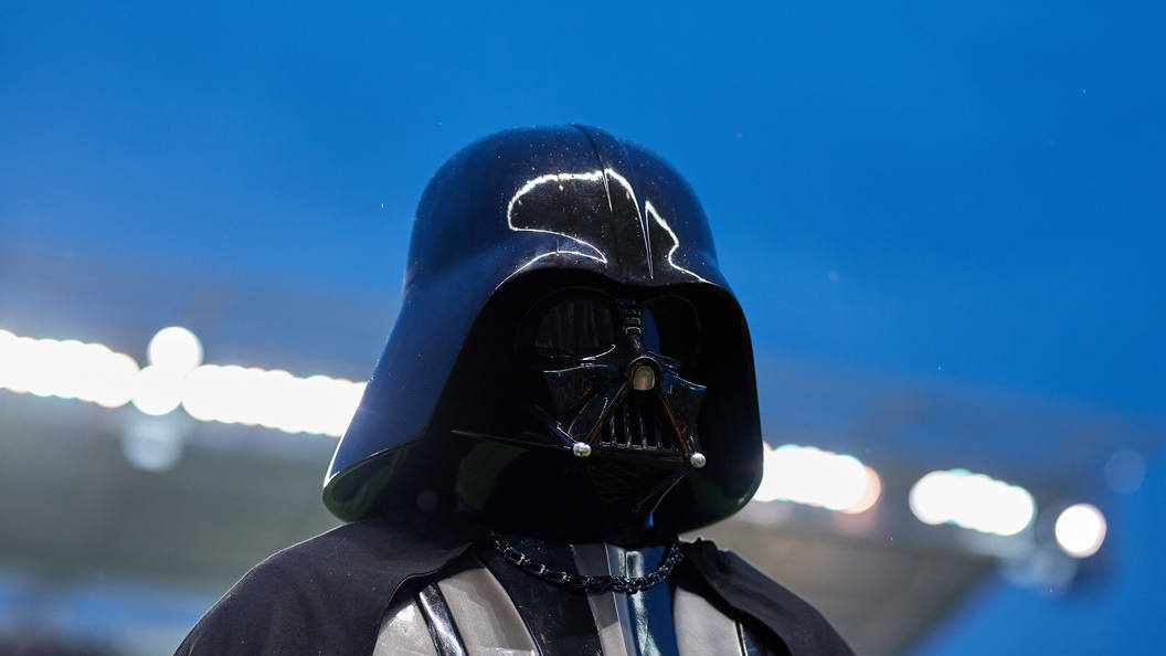 Lucasfilm уволила режиссера 9-го эпизода Звездных войн из-за разногласий по сценарию Lucasfilm уволила режиссера 9-го эпизода Звездных войн из-за разногласий по сценарию