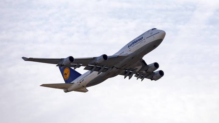 Flightradar24: Правительственный самолет Сирии покинул пространство Дамаска