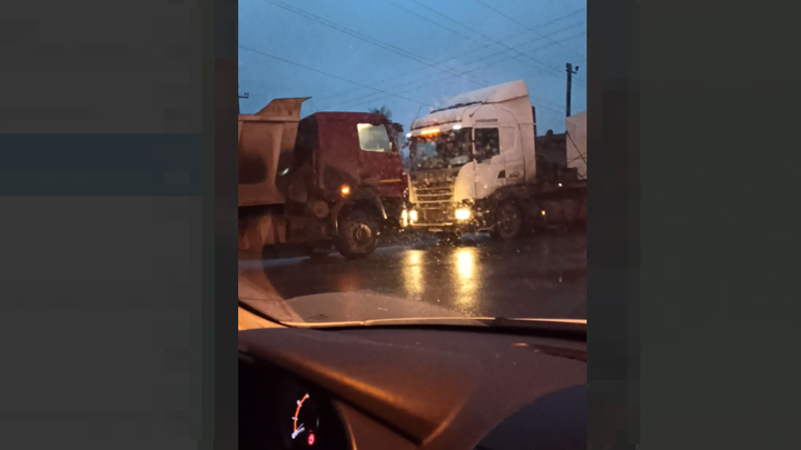 В Шуе фура из Татарстана заглохла на переезде перед прибытием «Орлана»