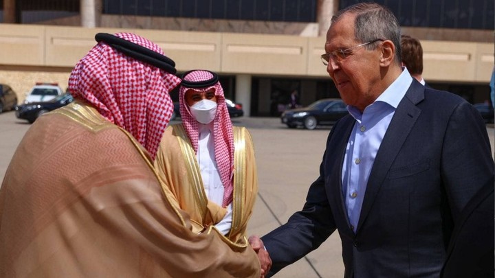 Генсек Лиги арабских государств вылетел в Москву. По приглашению Лаврова