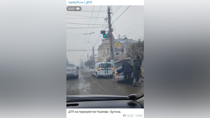 ДТП с участием автомобиля приставов произошло в Чите