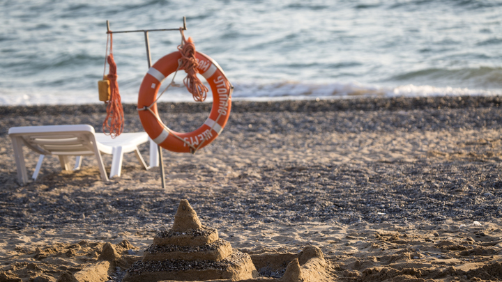 В Анапе запретили купаться на всех пляжах из-за сильного донного течения и шторма