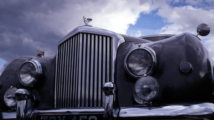 Виталий Бородин оценил продажу раритетного Bentley Галкина*: Сбрасывает бремя Родины