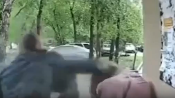 Сломан нос, выбит зуб: мужчина побил знакомую за нежелание принять его знаки внимания