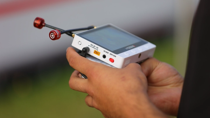 В Сколково прошло первое в России международное соревнование по гонкам дронов