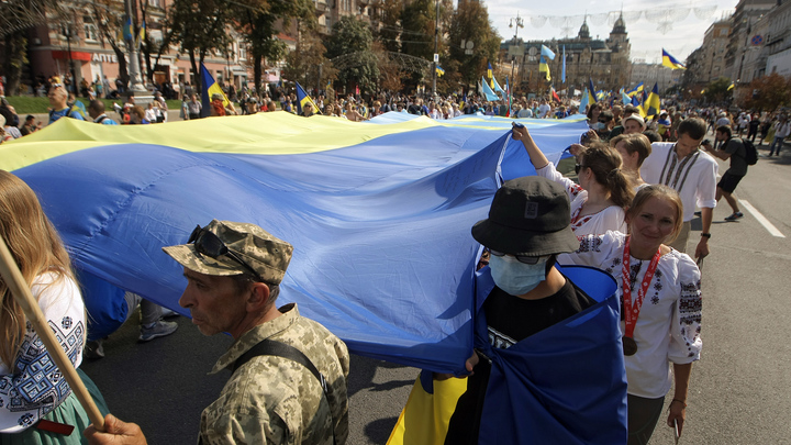 Такими нас видят за границей?: Киевский министр отчитал Netflix за карикатуру на украинцев