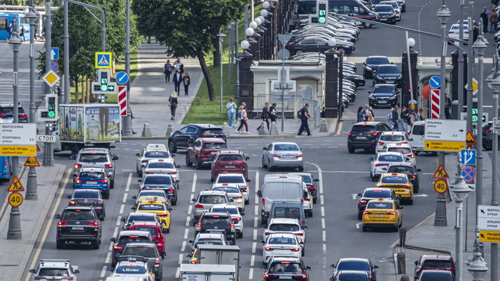 Гонять не нужно: В центре Москвы введут ограничения скорости для авто