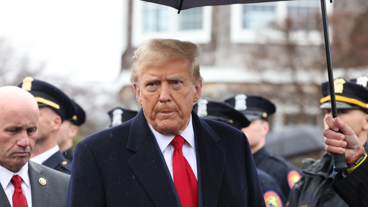 Дебаты должны проводиться стоя: Трамп выдвинул условие Байдену