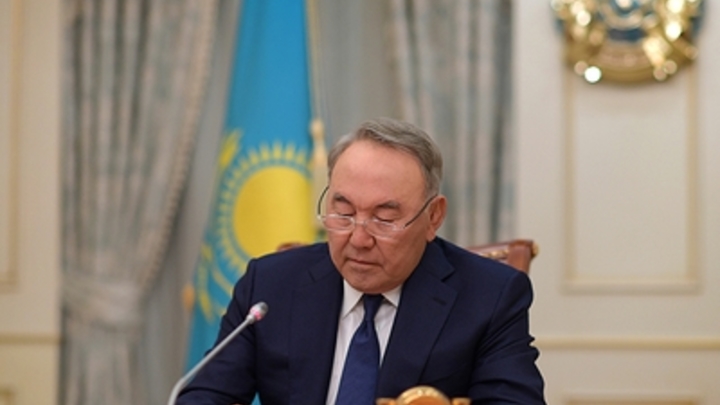 Назарбаев лишился пожизненных полномочий - указ