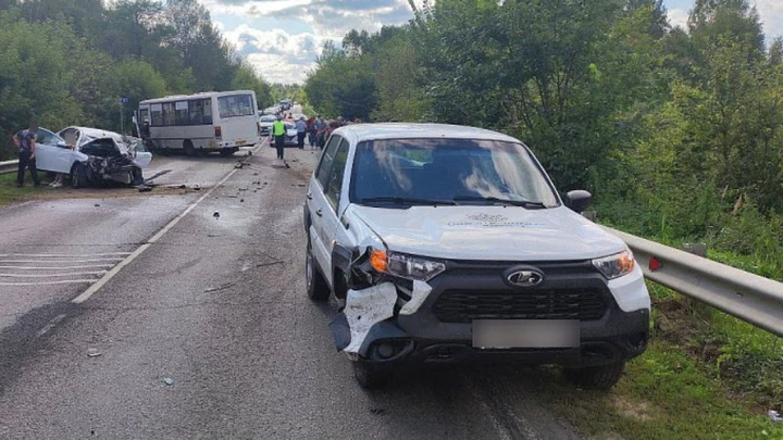 Появились подробности и фото ДТП с рейсовым автобусом и тремя автомобилями в Собинском районе