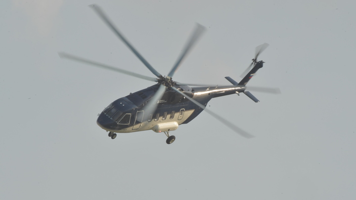 Тело погибшего в Баренцевом море рыбака подняли лебёдкой на борт вертолёта